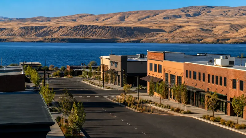 Dry columbia basin river town street with low commercial buildings and a wide river, Kennewick, Pasco, Richland and West Richland Business Licenses